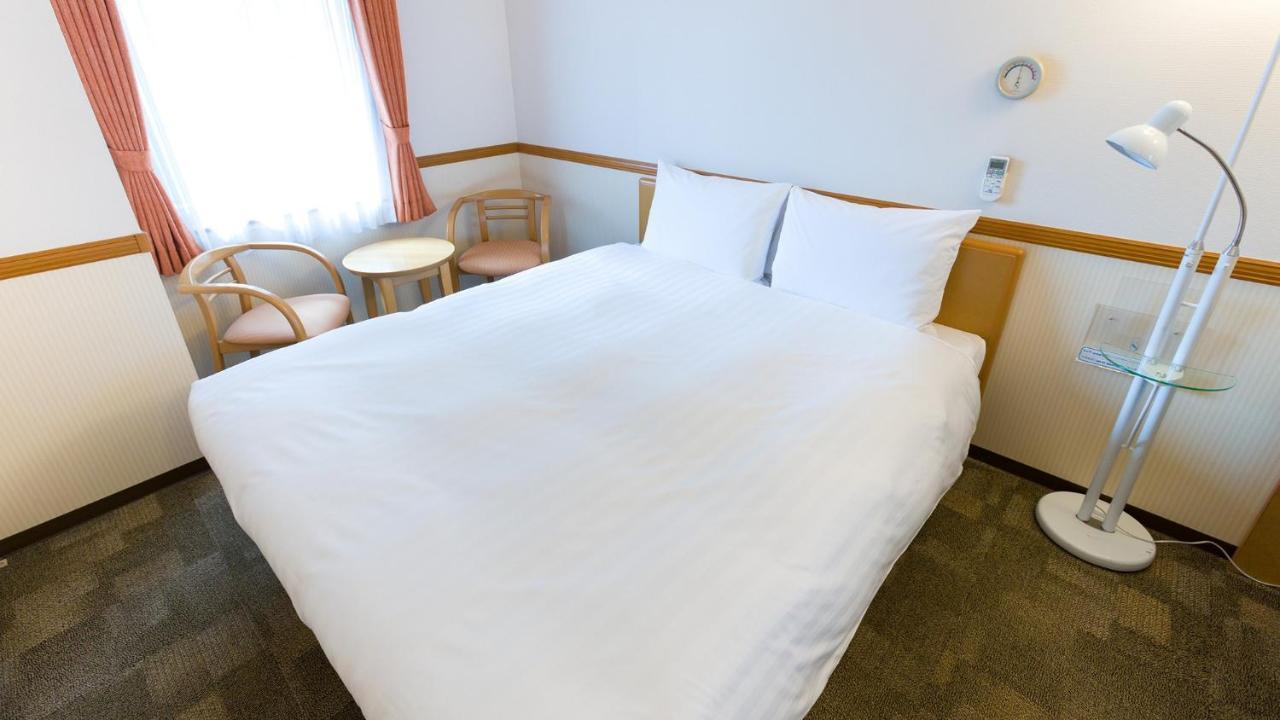 Toyoko Inn Chiba Ekimae Værelse billede